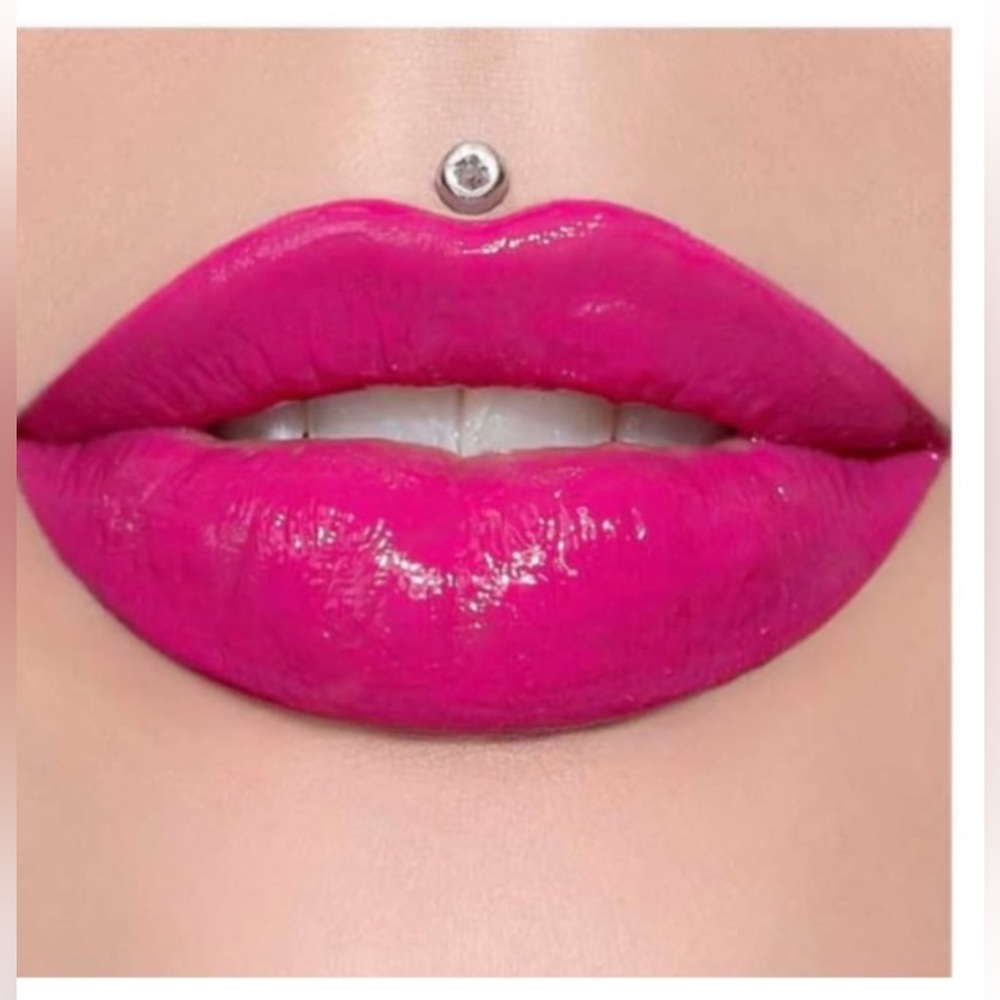Jeffrey Star Supreme Gloss in Pink Vault
